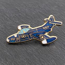 Pin's vintage avion de chasse Grumman F9F Panther US Navy - a&eacute;ronavale marine
