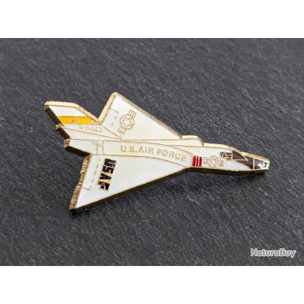 Pin's usaf vintage : Convair F-106 Delta Dart - avion intercepteur US Air Force