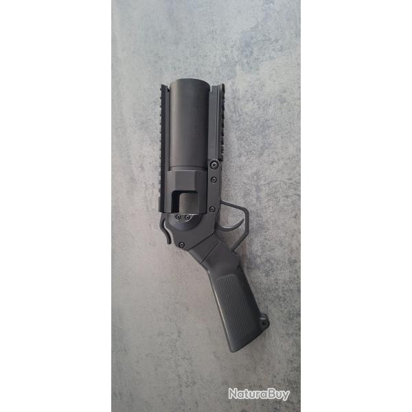 Pistolet Lance grenade Airsoft M052 Cyma 40mm