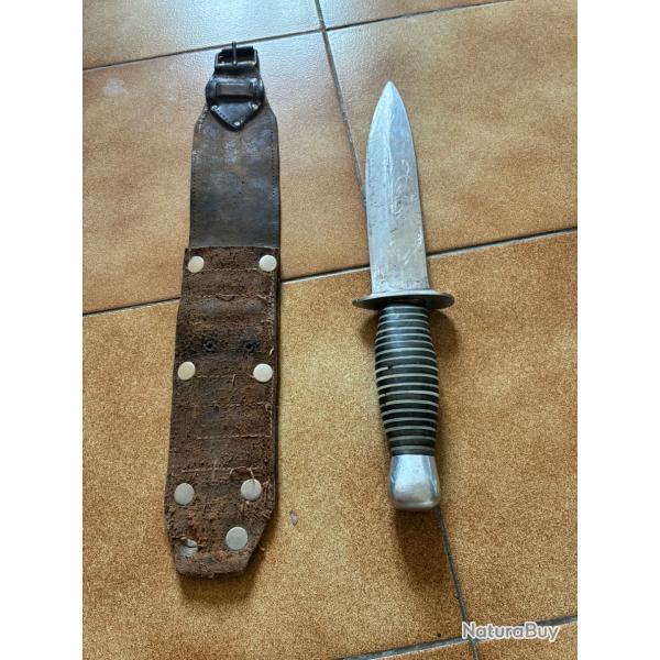 Couteau de chasse ancien avec fourreau en cuir