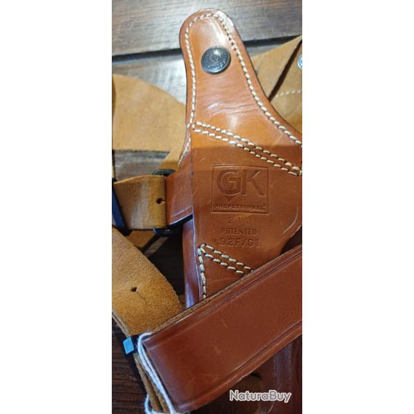 HOLSTER D'�PAULE BERETTA 92