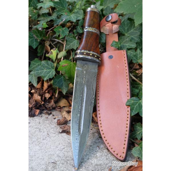 Couteau Scottish Sgian Dubh Lame & Garde Acier Damas 256 Couches Manche bois Etui Cuir F Artisanale