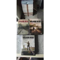 3 saisons de 'The Walking Dead' (S1, S2 et S3) en DVD.
