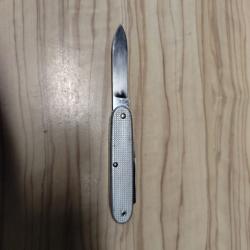 Couteaux Suisse Officier Wenger Mdle 1961 dat&eacute; 67