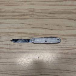 Couteaux Suisse Officier Victorinox Mdle 1961 dat&eacute; 77