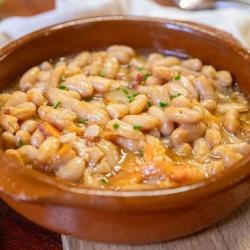 Haricots cuisin&eacute;s aux d&eacute;s de jambon