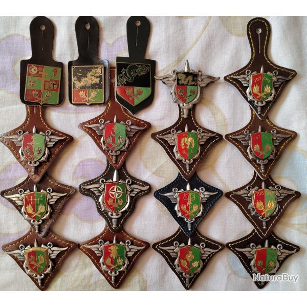 Lot de 19 insignes du SEA (service des essences des arm�es)