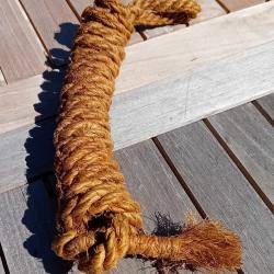 Longe ancienne en corde