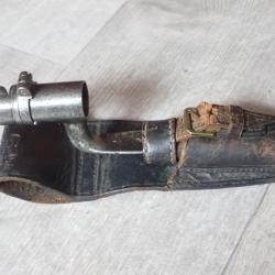 Ba&iuml;onnette &agrave; douille type 1847 France. Avec fourreau cuir et gousset marqu&eacute; Luzern, contrat suisse