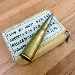 8 CARTOUCHES CALIBRE 8 MM LEBEL dans leur boite d'origine dat&eacute;e de 1948
