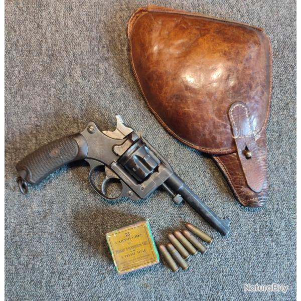 holster �tui jambon en cuir fauve pour r�volver r�glementaire Fran�ais MAS 1892