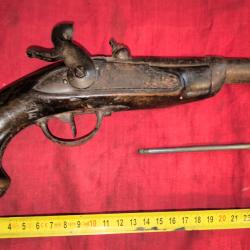 Pistolet r&egrave;glementaire de gendarmerie &agrave; percussion 1822 T manufacture royale de Maubeuge + baguette