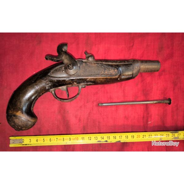 Pistolet r�glementaire de gendarmerie � percussion 1822 T manufacture royale de Maubeuge + baguette