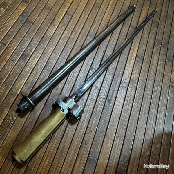 Ba�onnette Lebel Fran�aise de prise Allemande nomm�e Seitengewehr 103 f WW1