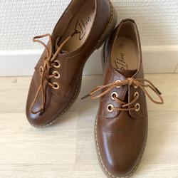 Derbies cuir marron semelle cr&ecirc;pe MyB T 36