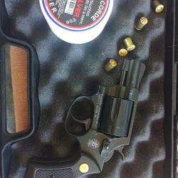 Pistolet &agrave; blanc, 9mm avec malette et balles a blanc
