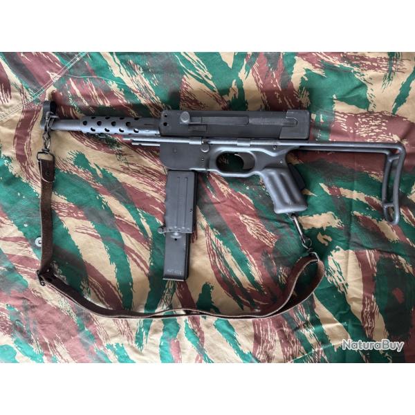 Pistolet Mitrailleur MAT-49 Neutralis� Culasse Manoeuvrable et Tir � sec possible.