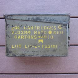 CAISSE EN FER MILITAIRE US 200 CART DE 7.62