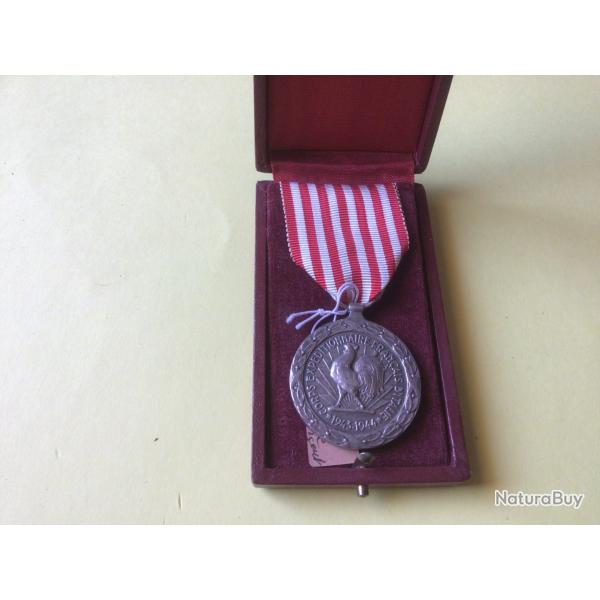 VENDU PAR LE-CUIRASSIER TRES BELLE M�DAILLE ARGENT CORPS EXP�DITIONNAIRE FRAN�AIS D'ITALIE 1943/45