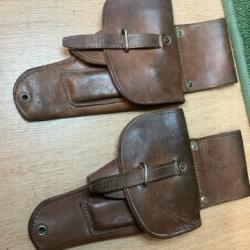 Lot de deux &eacute;tuis cuir en bel &eacute;tat ...