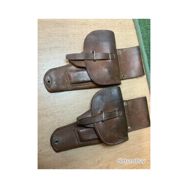 Lot de deux �tuis cuir en bel �tat ...