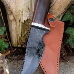 Couteau de Chasse Bowie Lame Clip Point Acier Carbone 1055 Gros Manche Bois Etui Fabr Artisanale