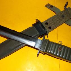 COUTEAU MILITAIRE AVEC FOURREAU U.S M8A1   , BON ETAT&nbsp; VOIR PHOTOS . POUR TOUT RENSEIGNEMENT ME CONT