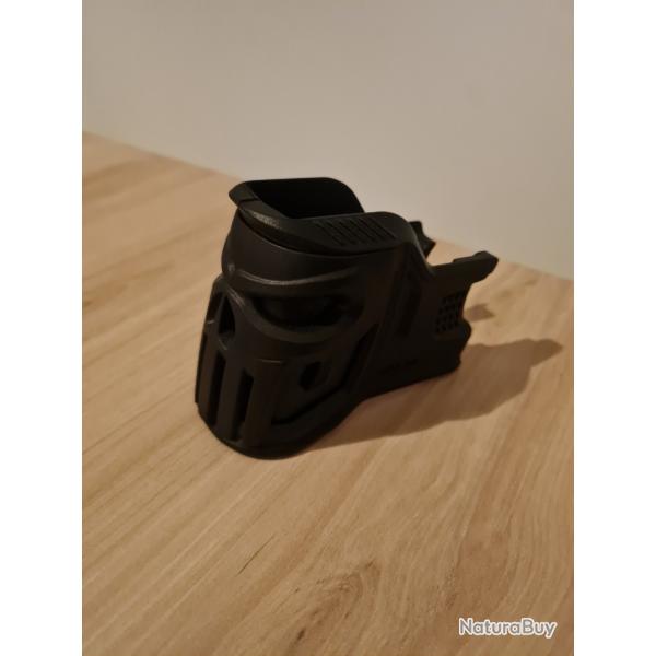 Poign�e de chargeur MOJO Fab D�fense design PUNISHER