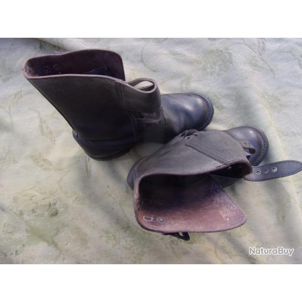 paires de ranger / brodequin de marche de pointure 40 noires