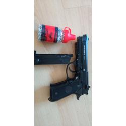 pistolet Beretta 92A1 &agrave; billes acier de chez Umarex