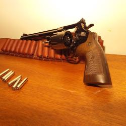 Pistolet Smith wesson model 29 d'urmaex