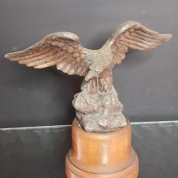 Porte-montre &agrave; gousset Art D&eacute;co repr&eacute;sentant un aigle