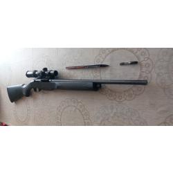 Remington 7500 en 280 REM avec lunette Hunter (Hakko) 1-4x24  R&eacute;t.4 (Croix)