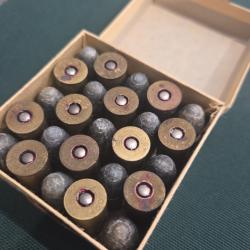 Superbe Bo&icirc;te pleine d'&eacute;poque - 25 Cartouches Cal. 12mm (.450) Revolver G&Eacute;VELOT - Percussion central