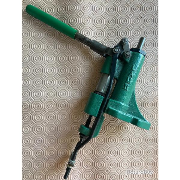 Presse � recalibrer et � graisser RCBS