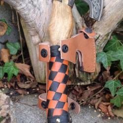 Mini Hache de Viking Ragnar Lothbrok Lame Acier Carbone 1055 Manche Bois Etui Cuir Artisanale
