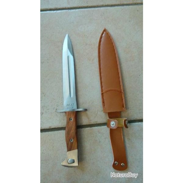 ENCHERE A BAIONNETTE DROITE DE 31 CM POUR KALASH AK74 ET AK47 NEUVE AVEC ETUI POUR CEINTURON