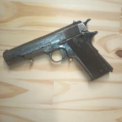 Pistolet Colt M1911 r&eacute;glementaire US d&eacute;but 1918
