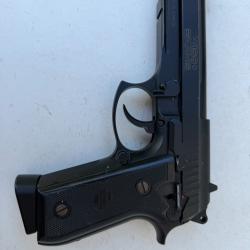 Pistolet 4,5