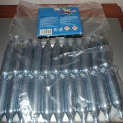 Vends lot de  22 sparclettes co2 12 g et 5 de powair entretien