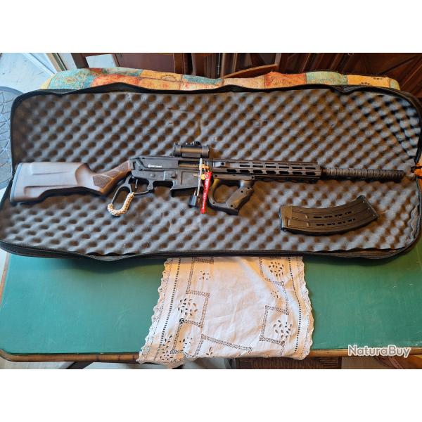 Fusil � levier de sous garde et Chargeurs Hunt Group L12-SA