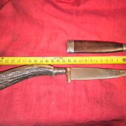 Couteau de combat allemand ww1 type chasse poign&eacute;e bois de cerf. Fourreau cuir