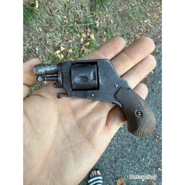 Bulldog puppy 22 short �tat impeccable et apte au tir