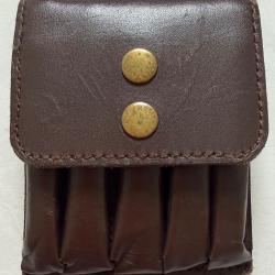 &Eacute;tui cuir d'occasion en tr&egrave;s bon &eacute;tat pour 5 cartouches de carabine.