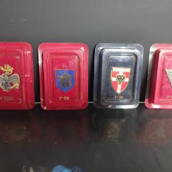lot de 4 m&eacute;dailles militaires