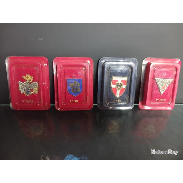 lot de 4 m�dailles militaires