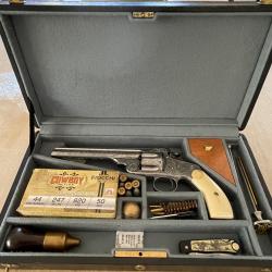 REVOLVER SMITH & WESSON NEW MODEL N&deg;3 SINGLE ACTION GRAV&Eacute; D'USINE &laquo;&nbsp;GUSTAVE YOUNG&nbsp;&raquo; CAL. 44 RUSSIAN