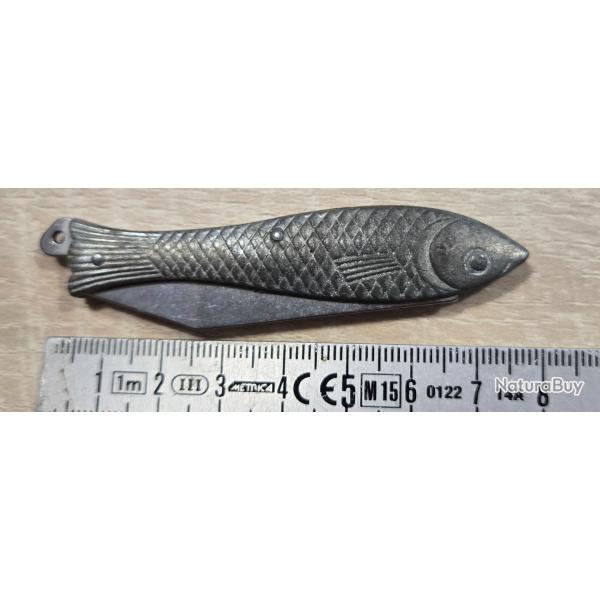 Couteau mikov poisson