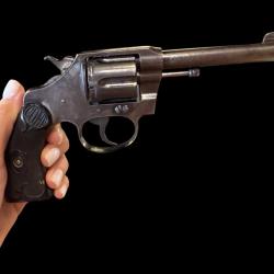 COLT NEW POLICE cal. 32sw long num&eacute;ro de s&eacute;rie 64403