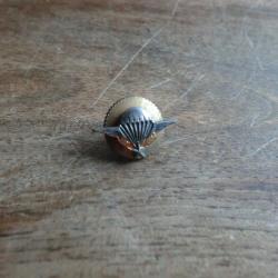 insigne boutonni&egrave;re brevet parachutiste